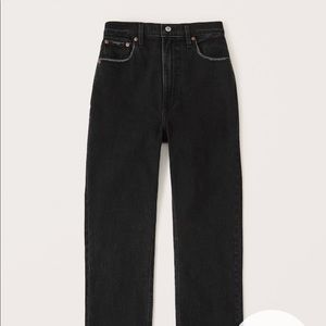 Abercrombie Ultra High Rise Ankle Straight Jean in Black